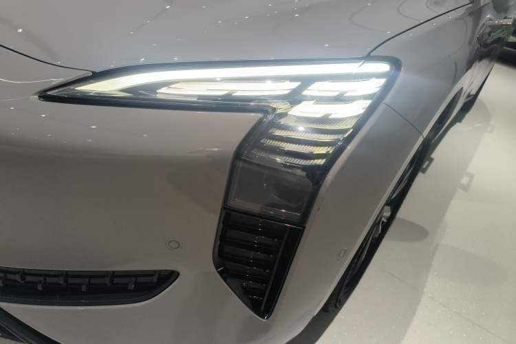 Used Hongqi EH7 2024 690 Pro
