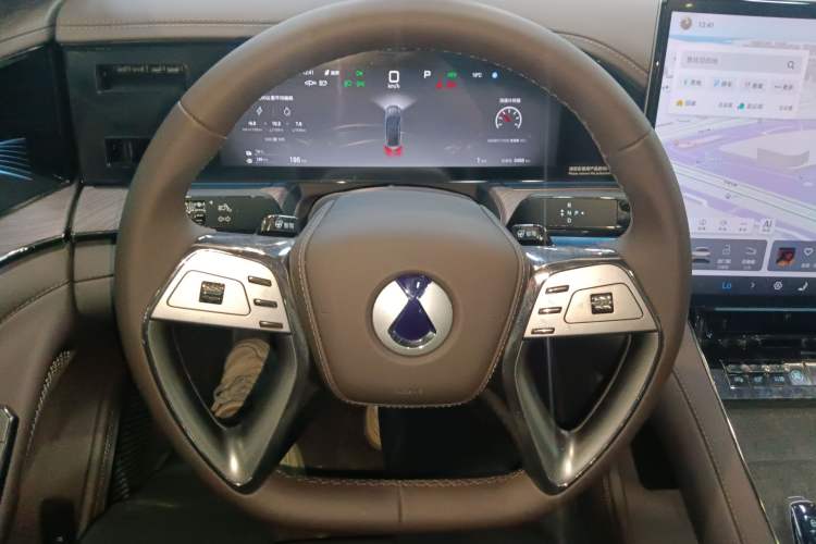 Used Denza Z9 2024 1100 km All-Wheel-Drive Ultra Version