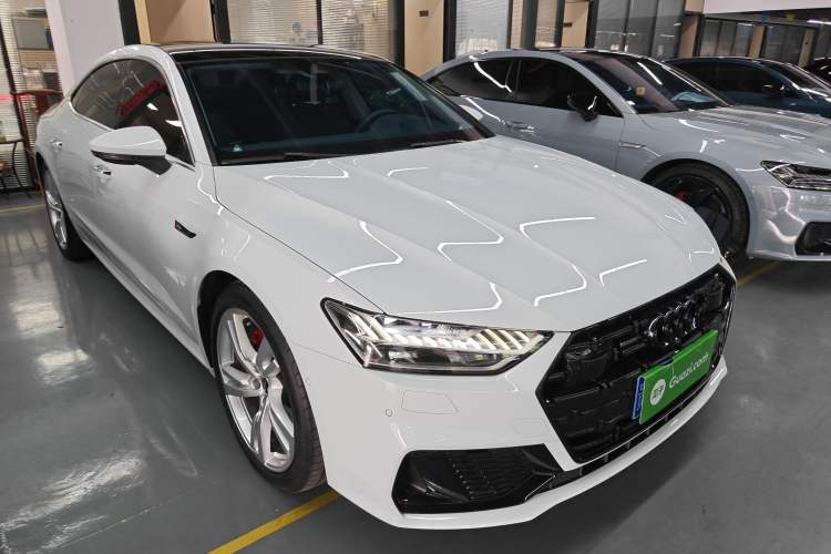 Used Audi A7L 2024 45TFSI quattro S-line Visionary Edition Flow Crystal Package Front Right 45 Deg