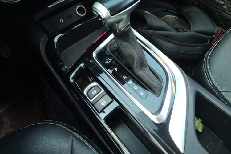 Used GAC Trumpchi GA6 2015 1.8T DCT Luxury Navigation Model