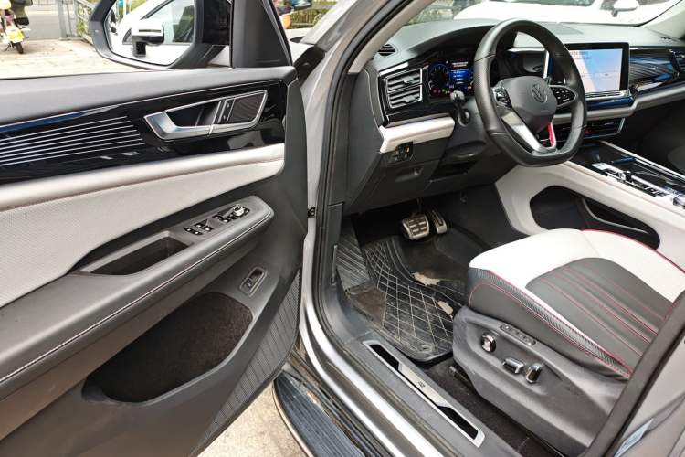 Used Volkswagen Teramont X 2023 380TSI Four-Wheel Drive Luxury Edition Interior 3