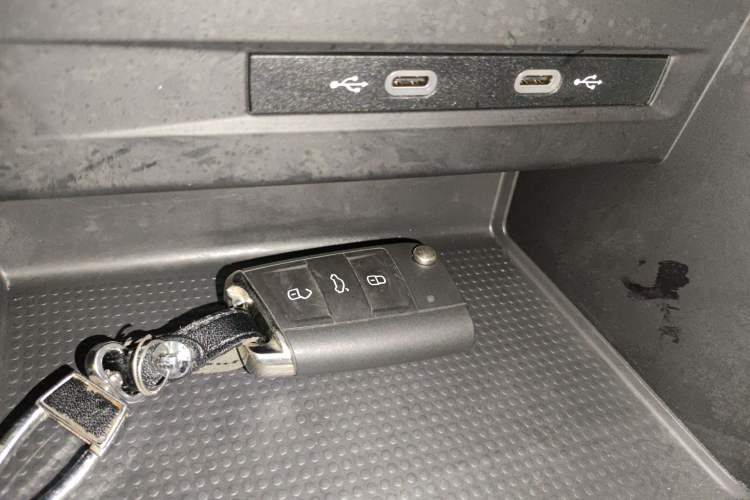 Used Volkswagen Tayron 2023 300TSI Two-Wheel-Drive Luxury Plus Advanced Edition Vehicle Key