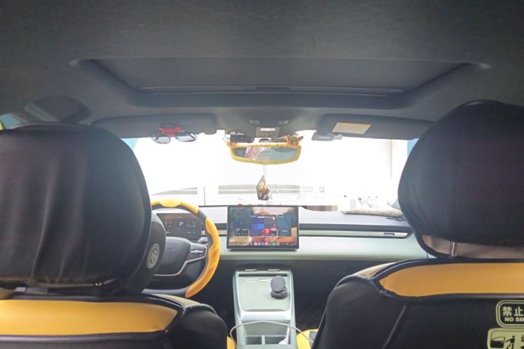 Used Roewe D6 2025 450km Deluxe Edition
