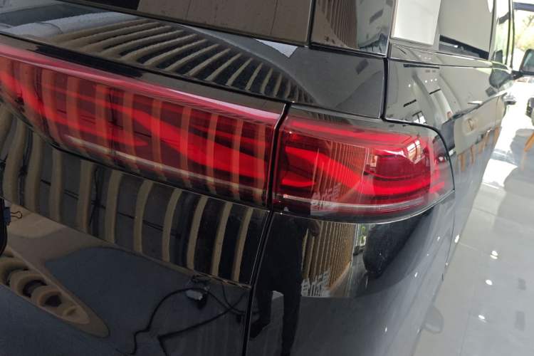 Used BYD Xia 2025 DM-i 1.5T 180km Excellence Model