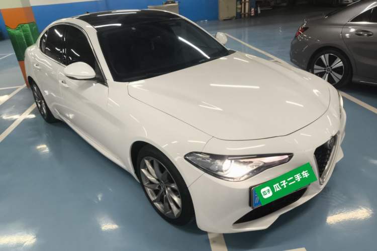 Used Alfa Romeo Giulia 2017 2.0T 200HP Luxury Edition