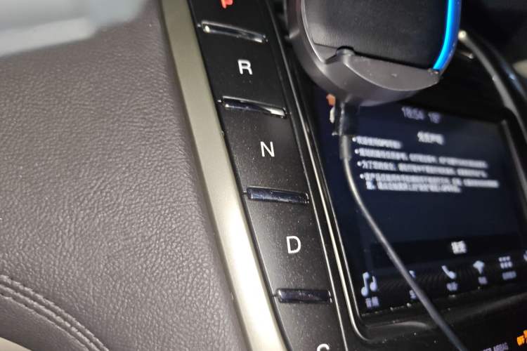 Used Lincoln MKX 2017 2.0T Two-Wheel Drive Deluxe Edition Gear Lever