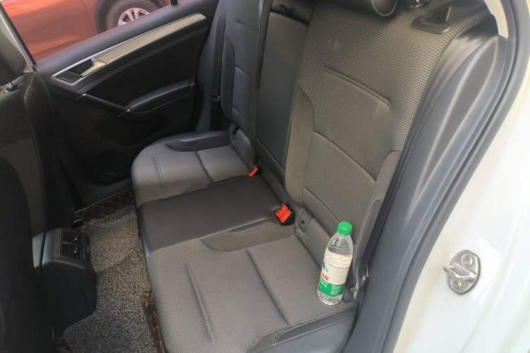 Used Volkswagen Golf 2018 230TSI Manual Comfort Version
