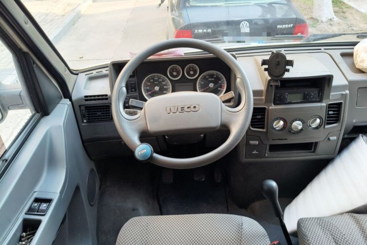 Used Iveco Daily 2014 2.5T-A35 NJ6484ACM47Z4