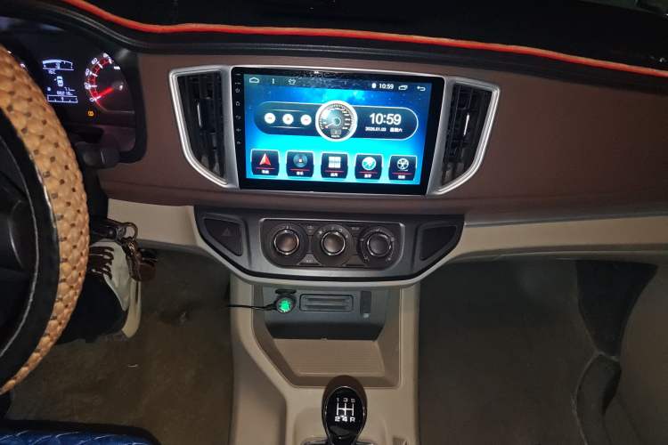 Used FORTHING Lingzhi 2019 M5L 1.6L 9-Seater Base Model China VI Standard Audio And AC Panel