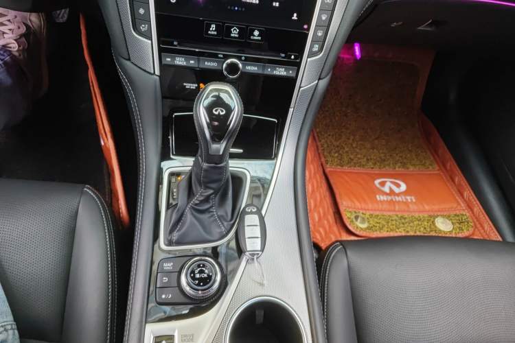 Used Infiniti Q50L 2018 2.0T Enjoyment Version China V Standard
