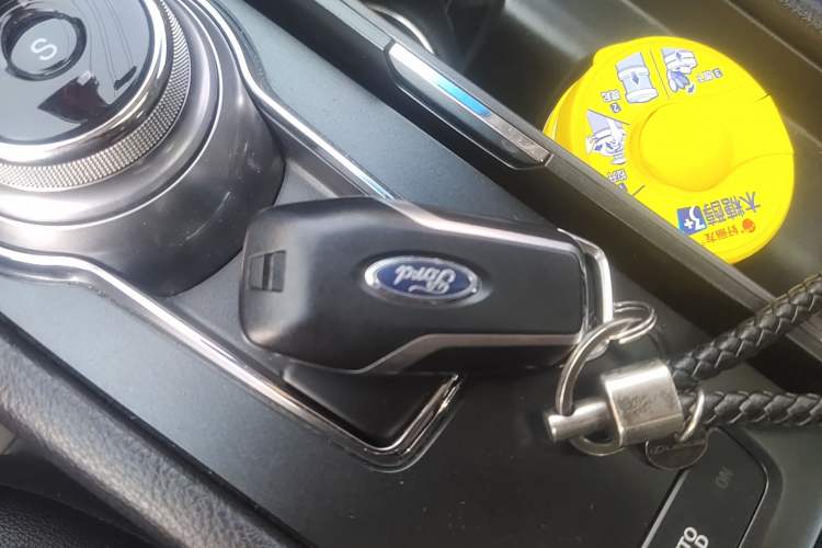 Used Ford Taurus 2015 EcoBoost 245 Fashion Edition Vehicle Key