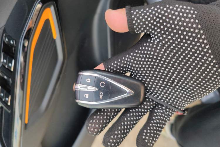 Used CHANGAN OSHAN X5 PLUS 2023 Revised 1.5T DCT Pioneer Edition
