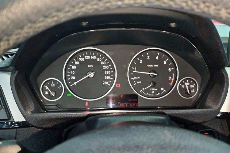 Used BMW 4 Series 2016 420i Convertible Fashion Model
