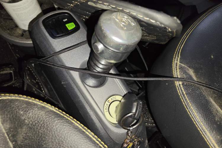 Used smart fortwo 2013 1.0 MHD Hardtop City Ranger Special Edition Gear Lever