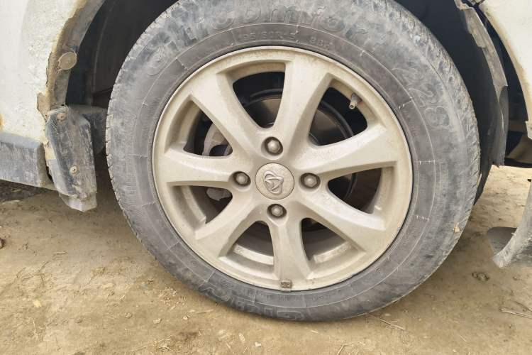 Used CHANGAN KAICHENG Ounuo S 2015 1.5L CNG Model Right Front Wheel Hub