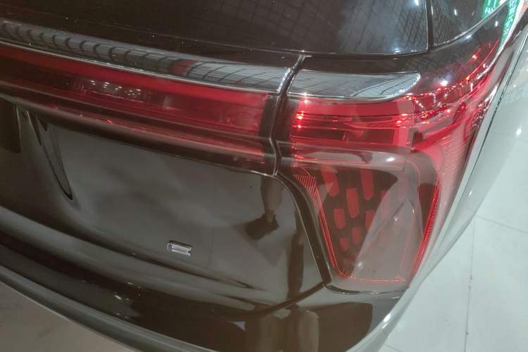 Used Hongqi E-HS9 2021 460 km Range Flagship Edition Six-Seater Right Rear Taillight
