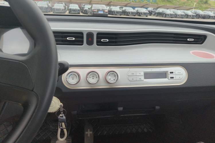 Used Wuling Hongguang MINIEV 2022 Macaron Premium Model – Lithium Iron Phosphate