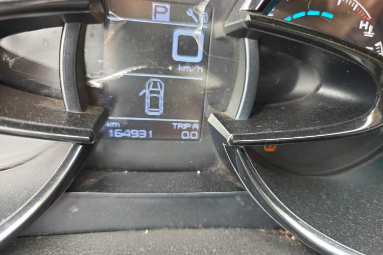 Used Dongfeng Aeolus AX7 2015 2.3L Automatic ZhiZun Version
