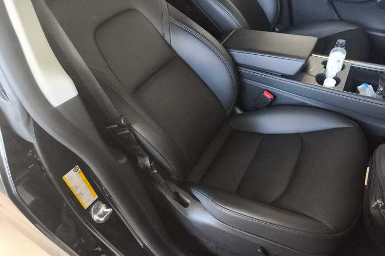 Used Tesla Model Y 2024 Long-Range All-Wheel-Drive Version