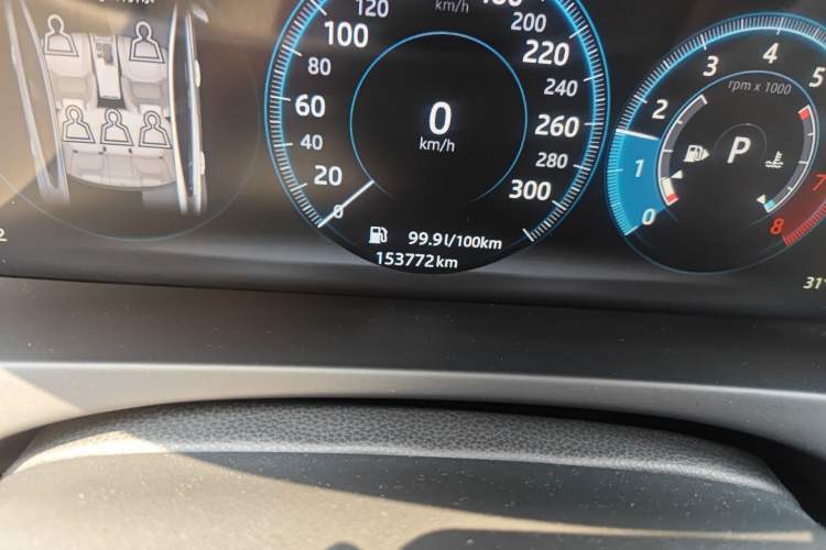 Used Jaguar XEL 2018 2.0T 200 PS Premium Edition Odometer Close Up