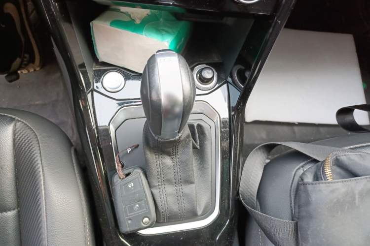 Used Volkswagen T-ROC 2019 280TSI DSG Two-Wheel Drive Comfort Version China VI Standard
