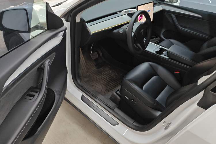 Used Tesla Model Y 2024 Rear-Wheel-Drive Version Driver Seat