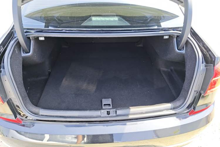 Used Volkswagen Passat 2017 280TSI DSG Luxury Edition Trunk