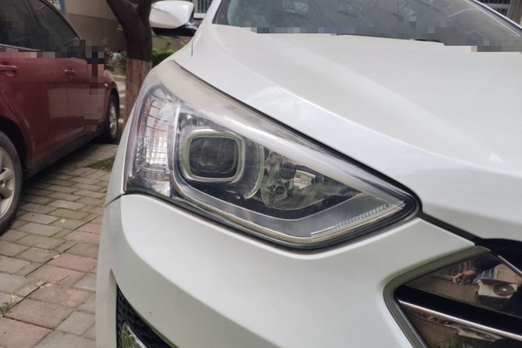 Used Hyundai Santa Fe 2015 2.0T Automatic Two-Wheel Drive Smart Version 5 Seats