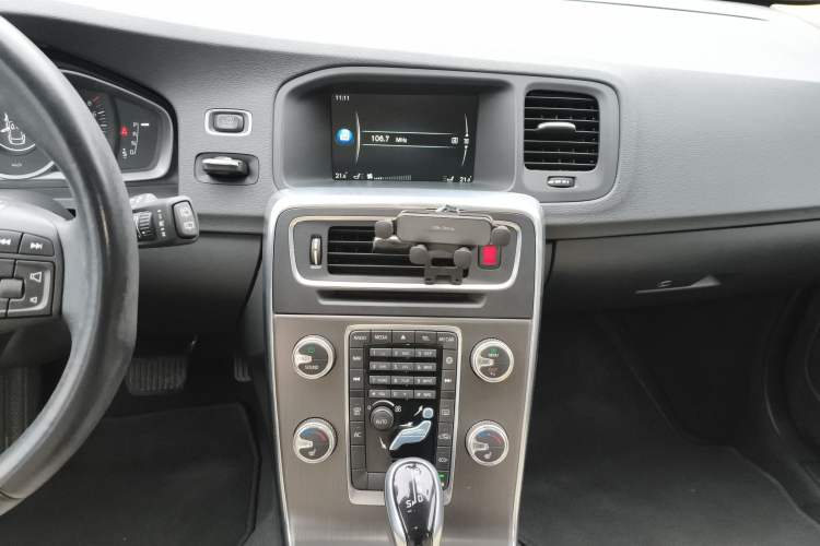 Used Volvo V60 2014 Facelift T5 Zhiyi Edition