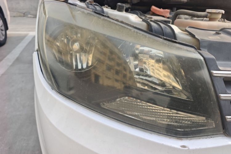 Used Dongfeng Fengon 330 2014 1.5L Manual Standard Edition DK15-02 Right Front Headlight