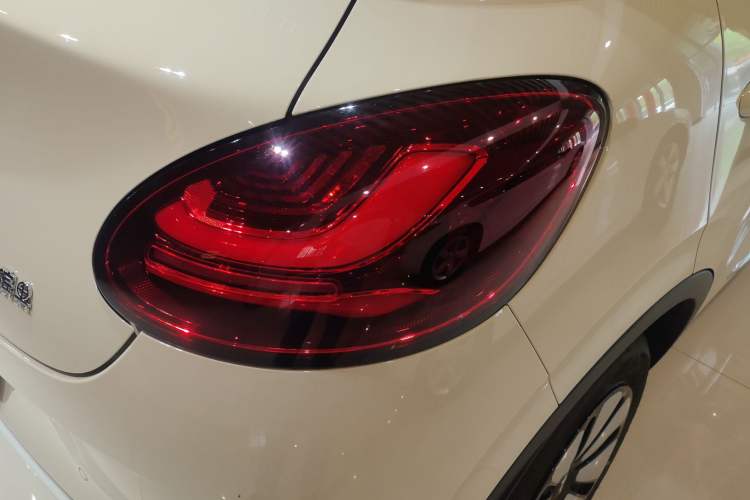 Used Wuling Bingo 2025 333 km Lingxi Connected Version Right Rear Taillight