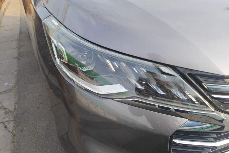 Used SAIC MAXUS G50 2019 1.5T Automatic Elite Edition China VI Standard Right Front Headlight
