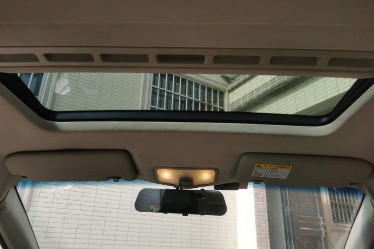 Used Roewe 360 2015 20T TST Deluxe Edition
