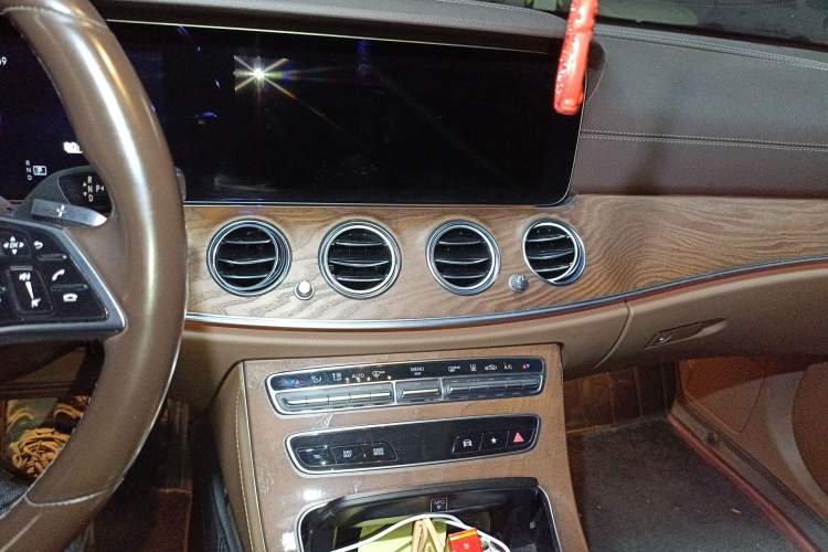 Used Mercedes-Benz E-Class New Energy 2021 E 350 e L Plug-in Hybrid Sedan
