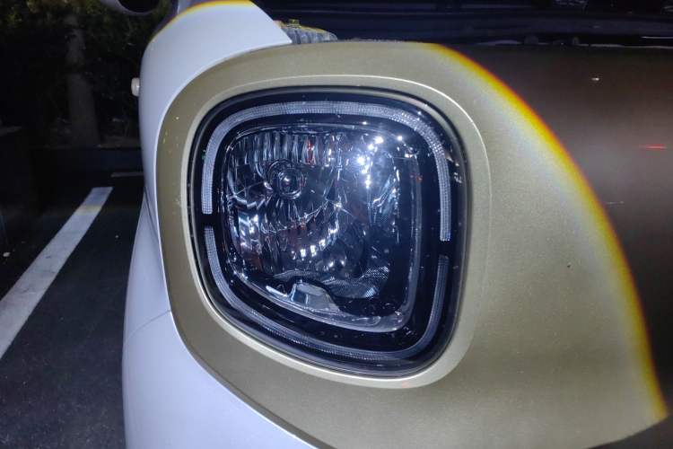 Used Bestune Pony 2025 222km Range Agile Horse Right Front Headlight