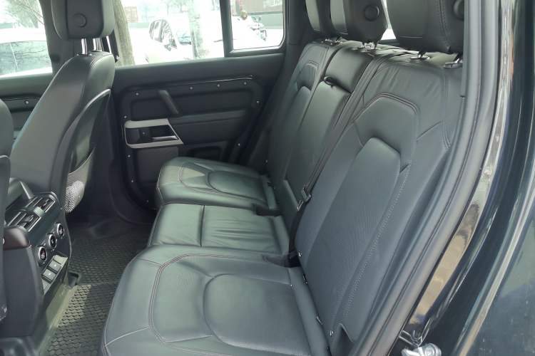 Used Land Rover Defender 2023 Facelift 110 3.0T P400 Dark Edition