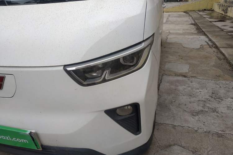 Used Wuling Yangguang 2024 300km Comfort Version with Sealed Windows 60kW Left Front Headlight