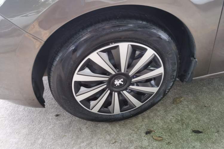 Used Peugeot 301 2016 1.6L Automatic Comfort Edition Left Front Wheel Hub