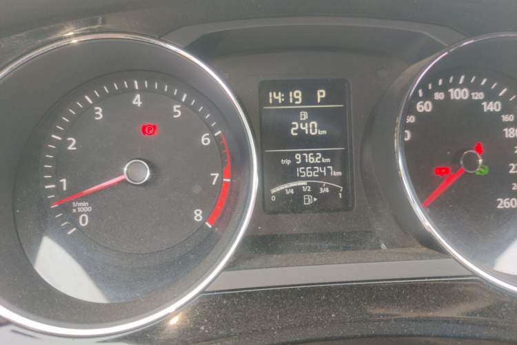 Used Volkswagen Sagitar 2017 1.6L Automatic Comfort Model Odometer Close Up