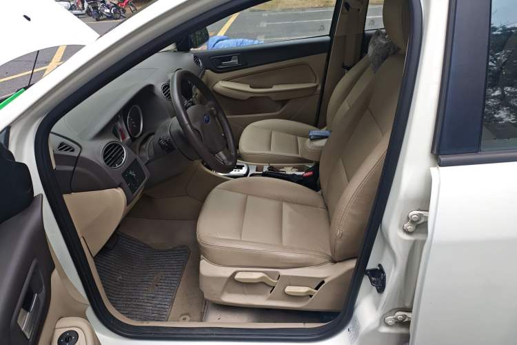 Used Ford Focus 2013 Hatchback Classic 1.8L Automatic Fashion Edition