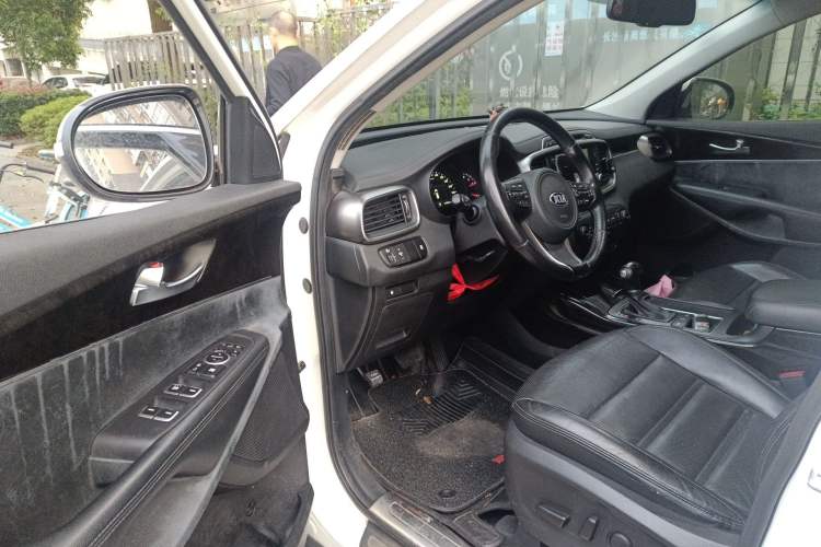 Used Kia Sorento 2015 Sorento L 2.4L Gasoline 4WD Elite Edition 5 Seats China IV Standard
