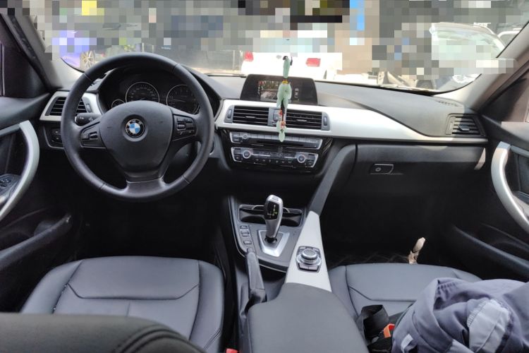 Used BMW 3 Series 2016 320Li Fashion Model Center Console