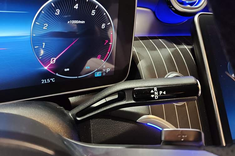 Used Mercedes-Benz GLC Coupe 2024 GLC 300 4MATIC Coupe SUV Gear Lever