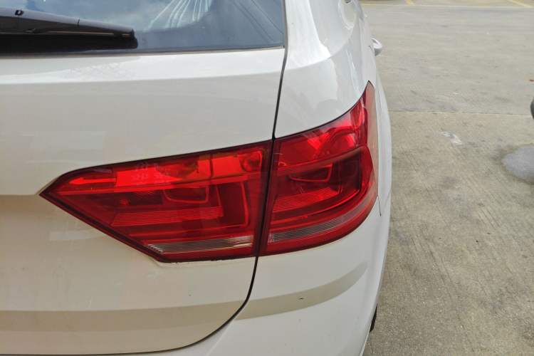 Used Volkswagen Gran Lavida 2015 1.6L Automatic Fashion Edition