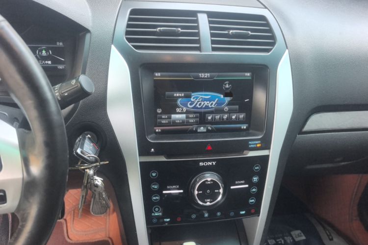 Used Ford Explorer 2013 3.5L Deluxe Model
