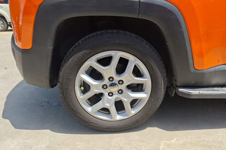 Used Jeep Renegade 2017 180T Automatic Jingneng Edition Right Rear Wheel Hub