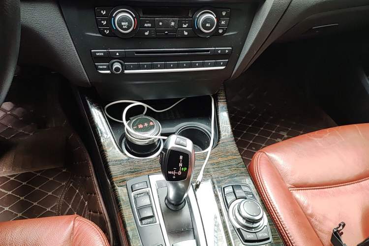 Used BMW X3 2013 Facelifted xDrive20i Luxury Edition Gear Lever