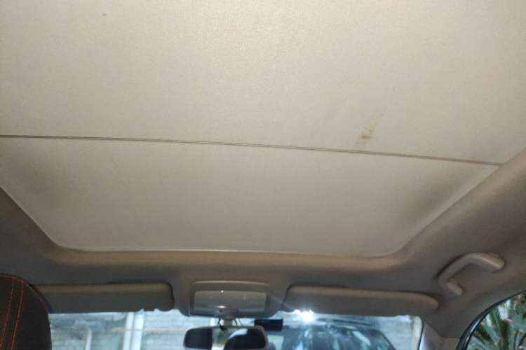 Used Zotye Domy X5 2015 1.5T Manual Luxury Version China IV Standard
