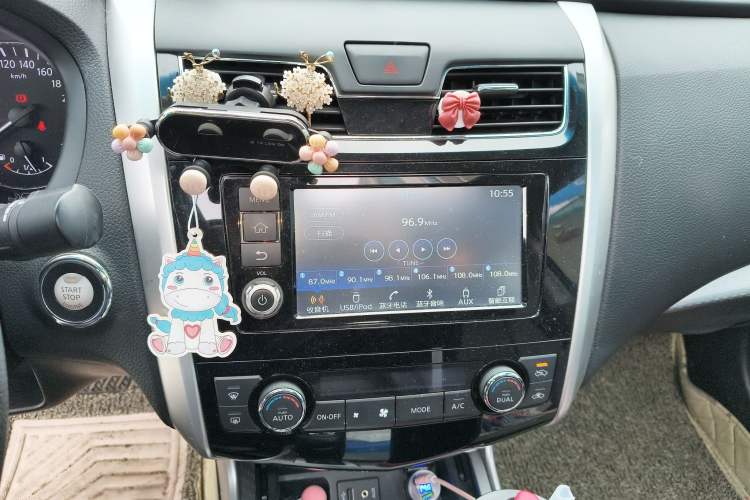 Used Nissan Teana 2016 Revised Version 2.0L XL Comfort Edition Audio And AC Panel