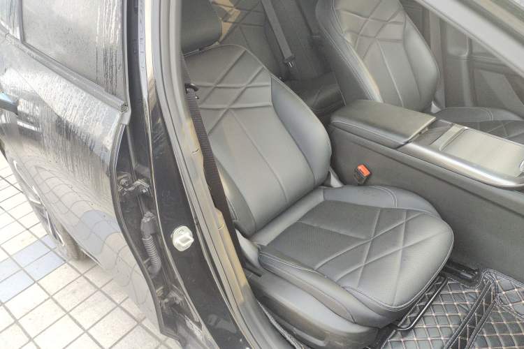 Used Geely Galaxy L6 2024 125km PLUS Dragon Edition